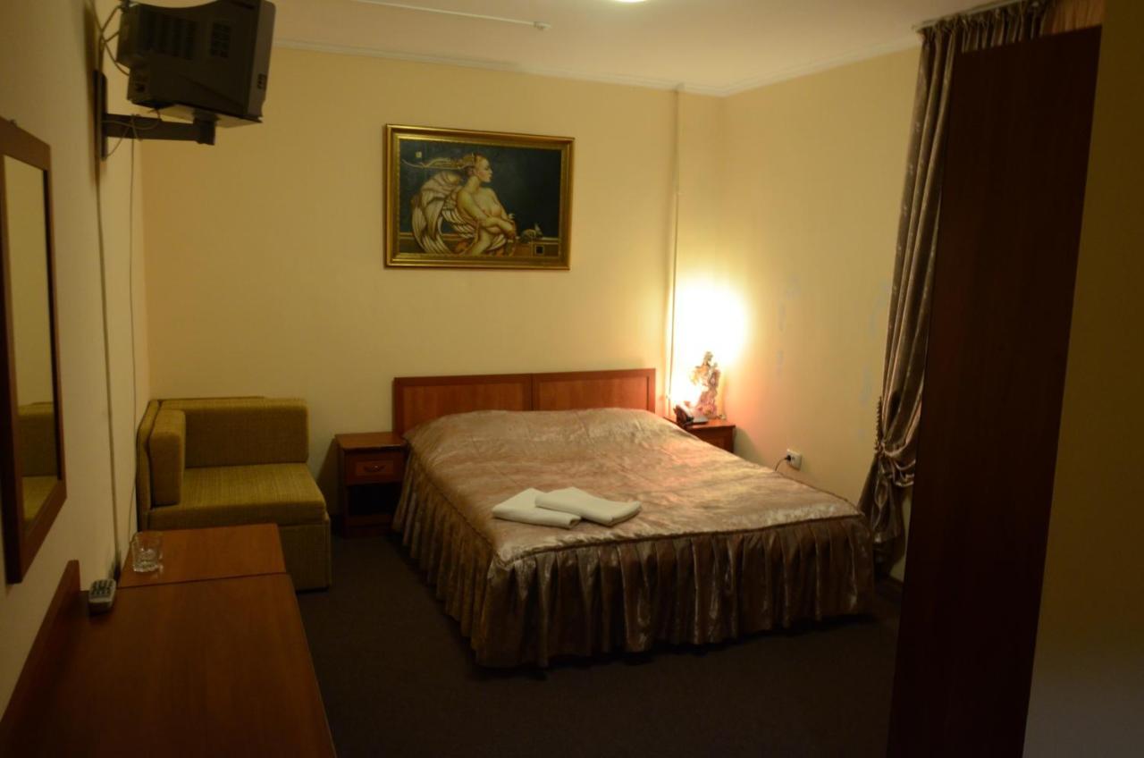 Burger Plus Inn Lviv Chambre photo
