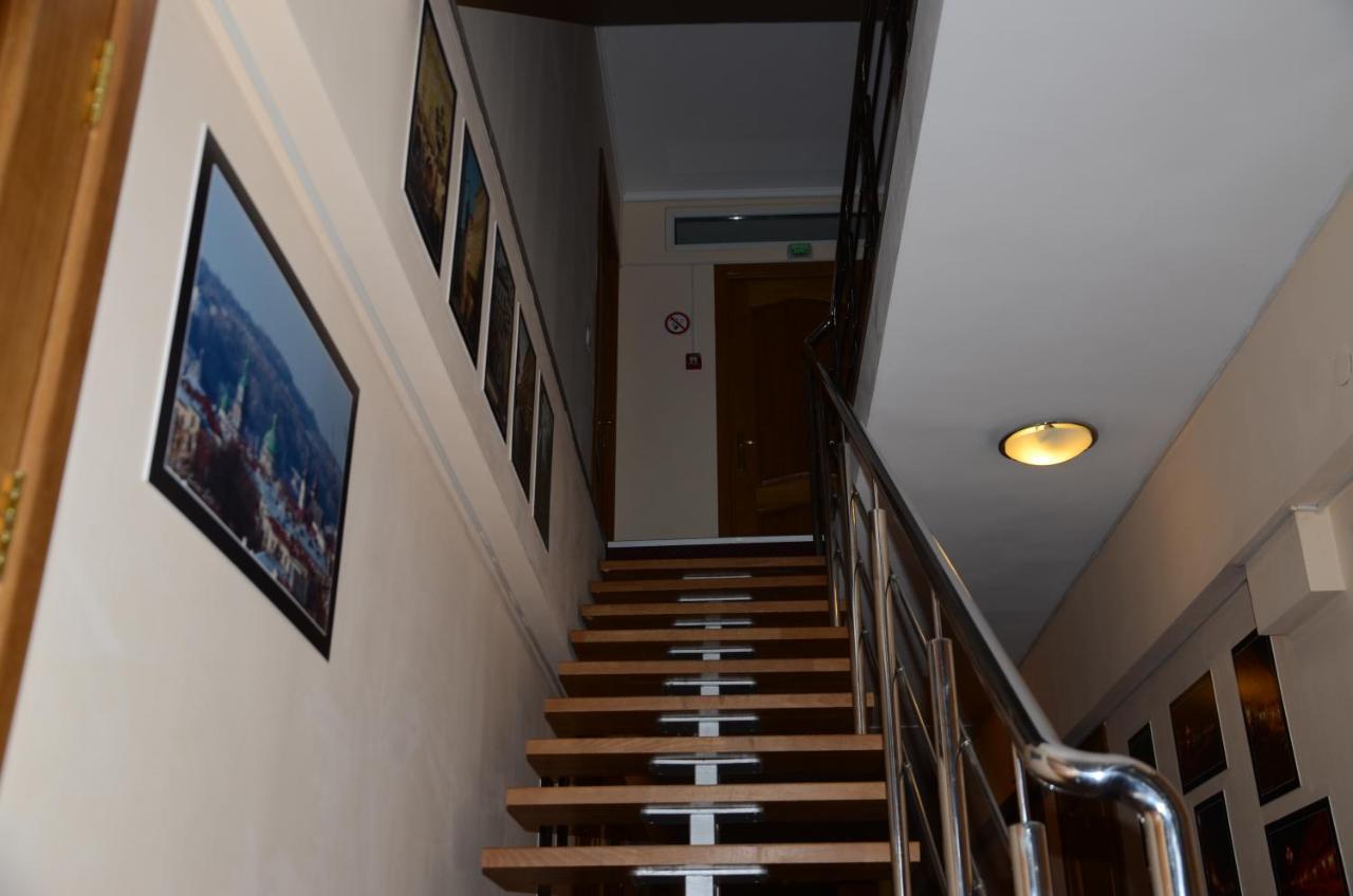 Burger Plus Inn Lviv Extérieur photo